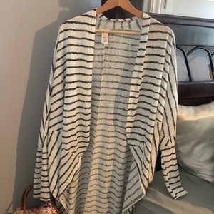 Cardigan with black and white stripes